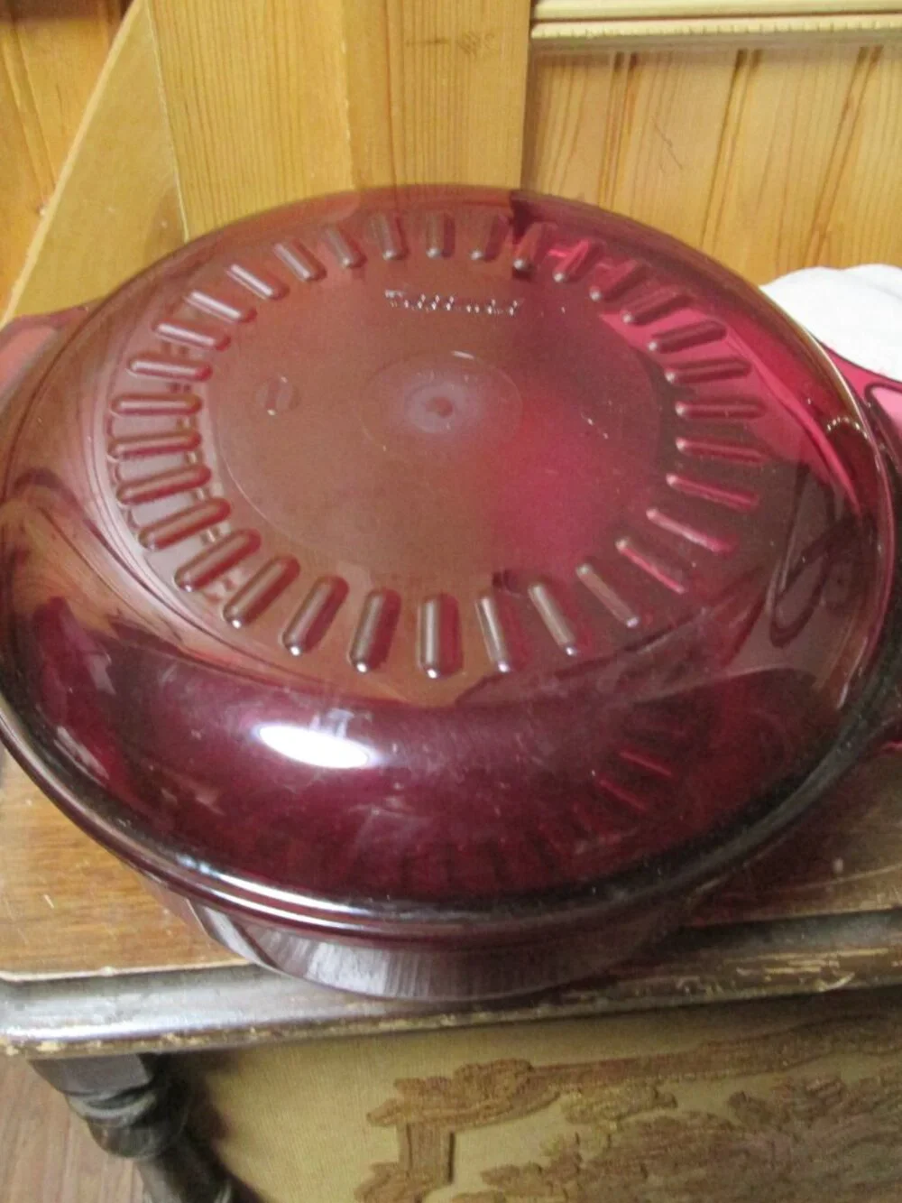 Rare Tupperware Ruby Microwave bowl pot with lid